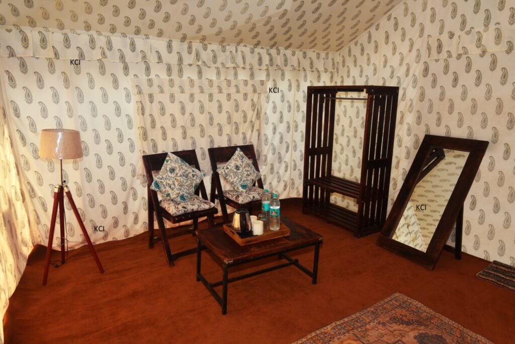 LUXURY-TENT-ROOM1-1536x1025